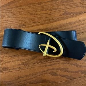 Buckle Down Disney D Belt- Gold